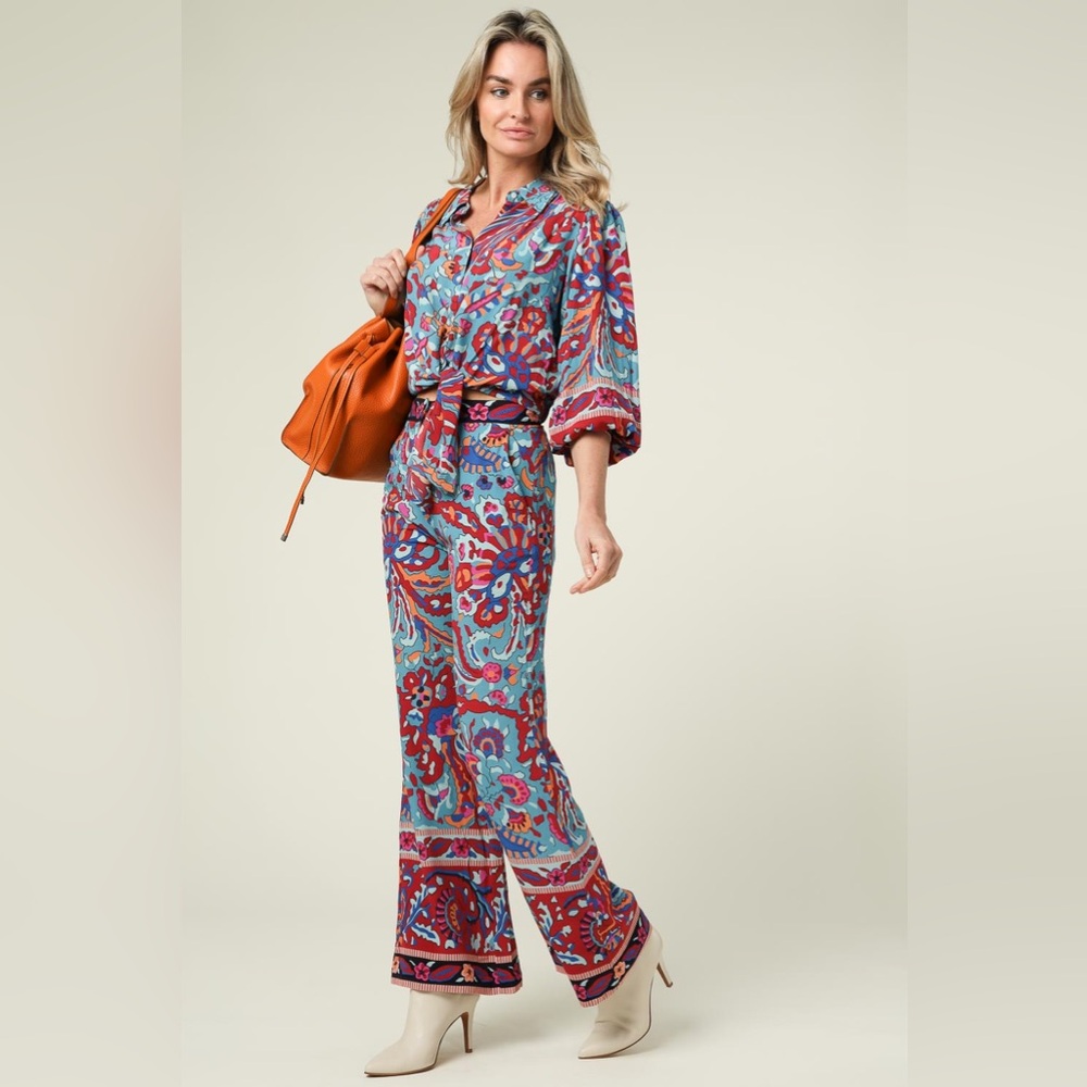 2 piece Cupcakes & Cashmere Red and Blue Floral‎ Top and Pants